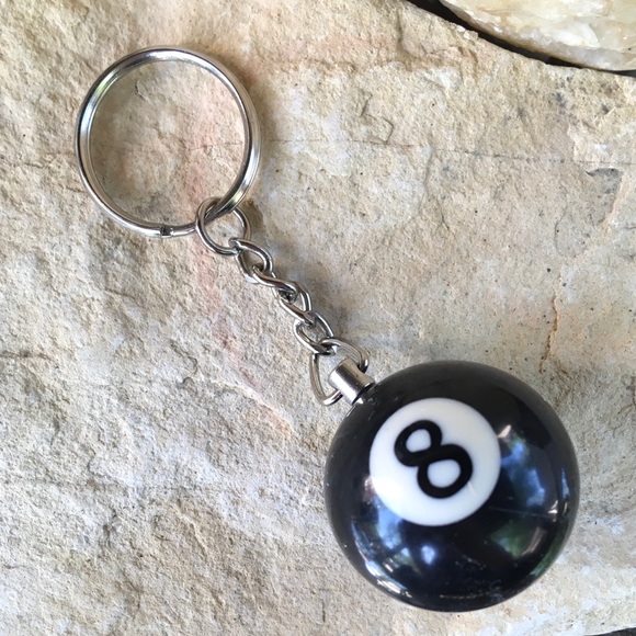 LAST ONE! 8 Ball keychain - Picture 3 of 5